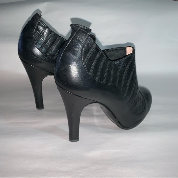 vintage CHANEL size 37 quilted calfskin ANKLE BOOTIES - Picture 16 of 16